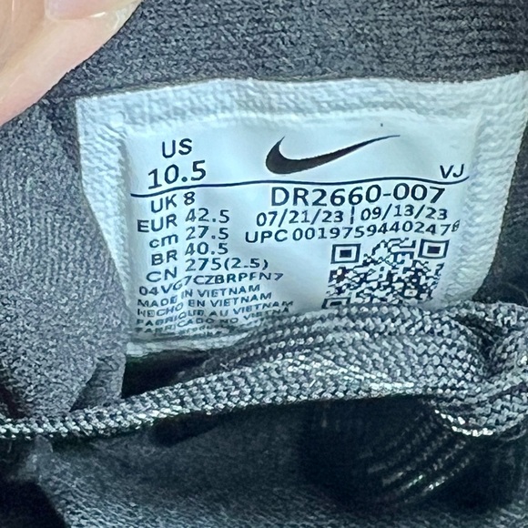 Nike Zoom Invincible Run 3 Flyknit Triple Black Women’s Sneakers Size 10 - Picture 10 of 10